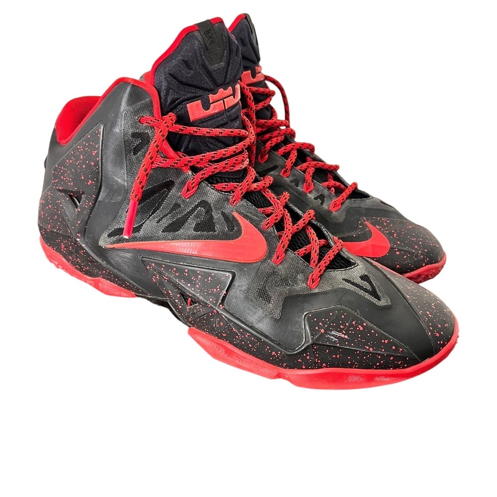Nike LeBron 11 Away XI Sneakers Mens 14 Black Red Speckle Basketball Shoes